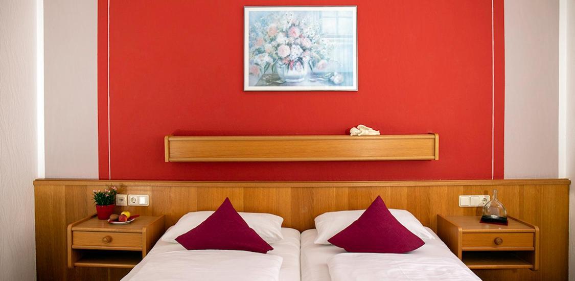 Hotel Garni Zum Hirschen 伊普霍芬 外观 照片