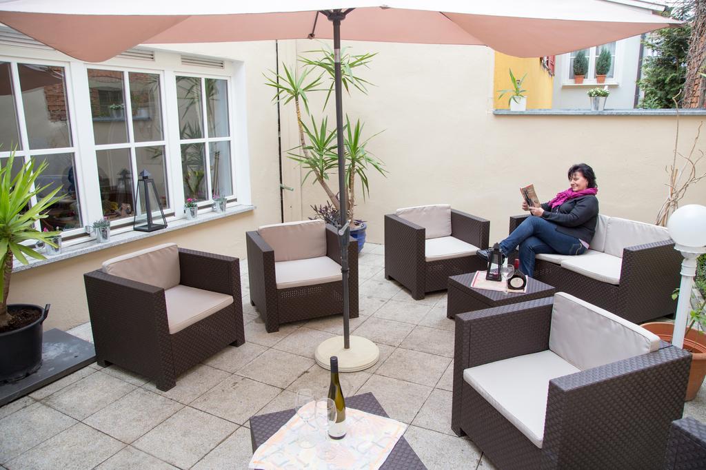 Hotel Garni Zum Hirschen 伊普霍芬 外观 照片